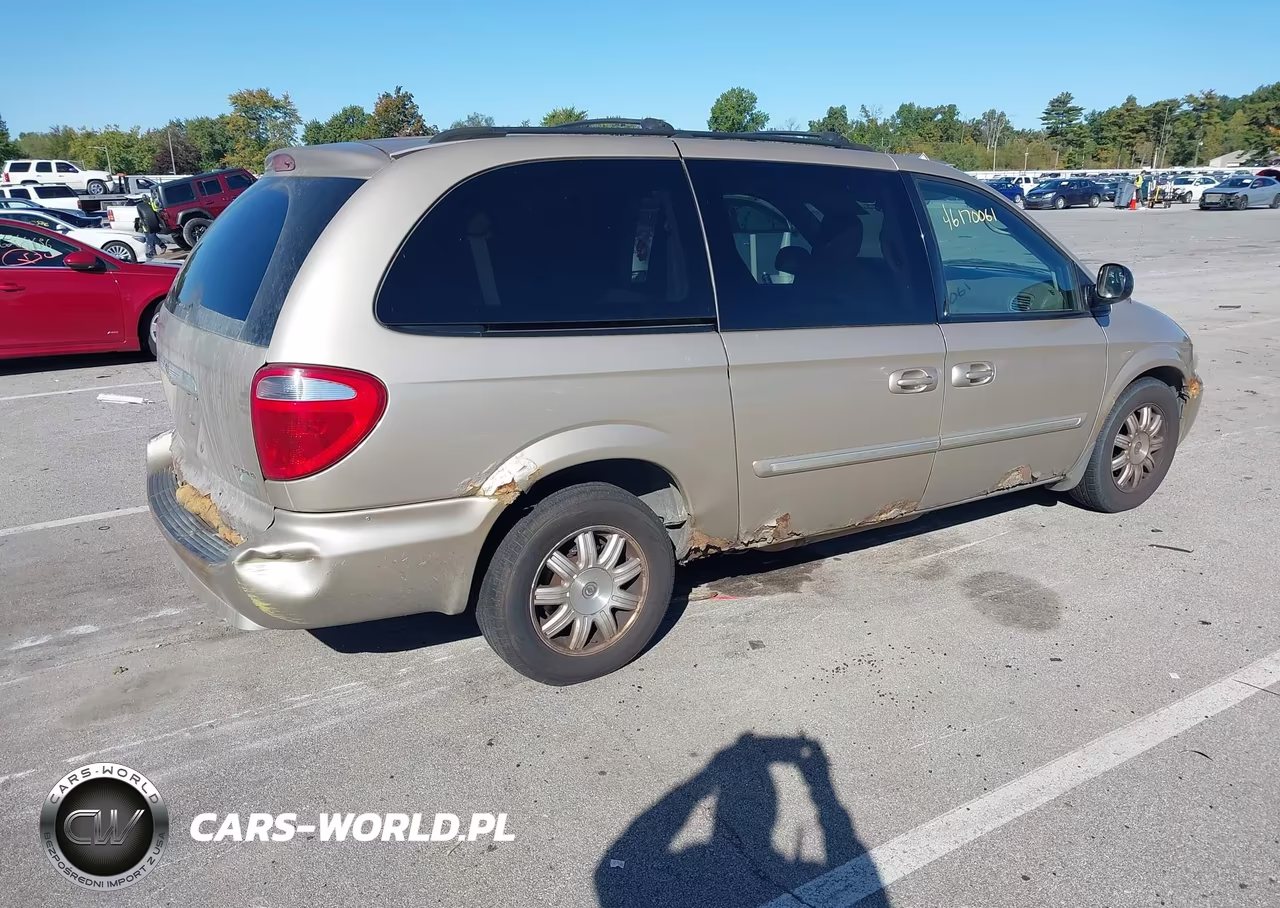 2007 Chrysler Town & Country Touring VIN:2A4GP54L27R258980 - 4