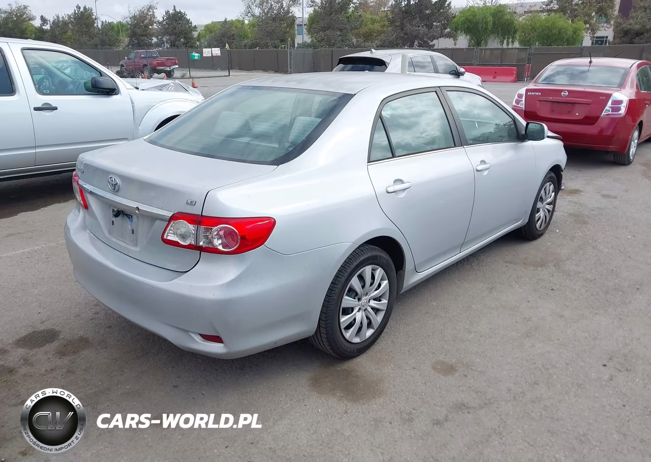 2013 Toyota Corolla Le VIN:2T1BU4EE7DC091112 - 4