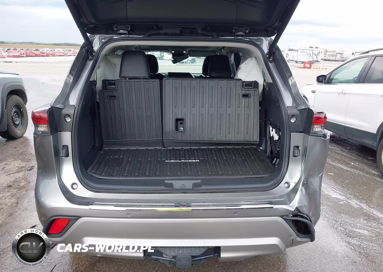 2026 Toyota Highlander Hybrid Platinum VIN:5TDEBRCH2TS711884 - 17