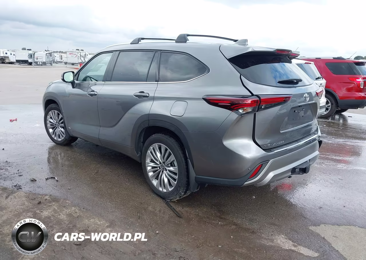2026 Toyota Highlander Hybrid Platinum VIN:5TDEBRCH2TS711884 - 3