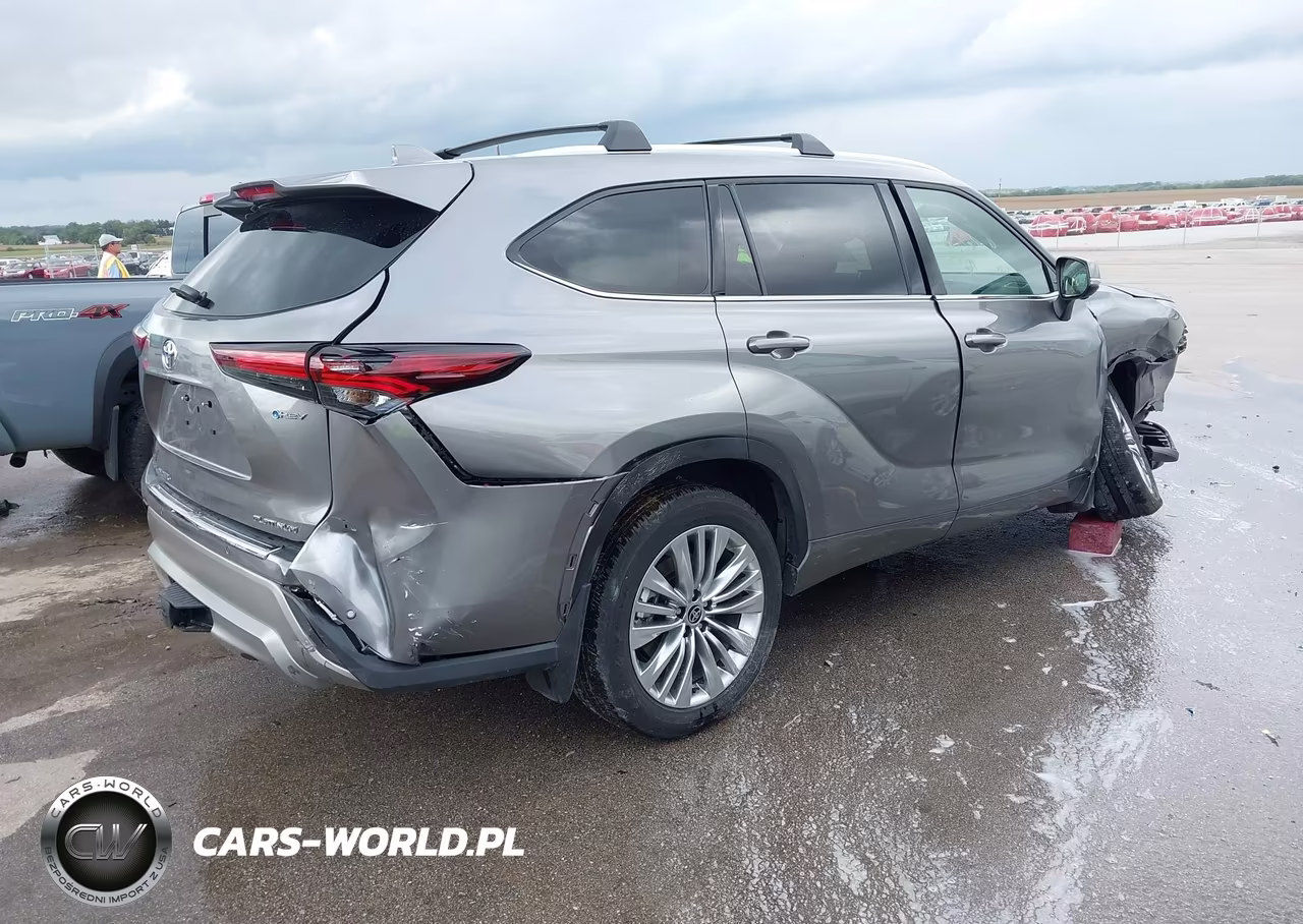 2026 Toyota Highlander Hybrid Platinum VIN:5TDEBRCH2TS711884 - 4
