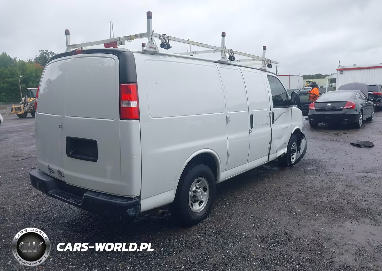 2021 Chevrolet Express Work Van VIN:1GCWGAF73M1167839 - 4
