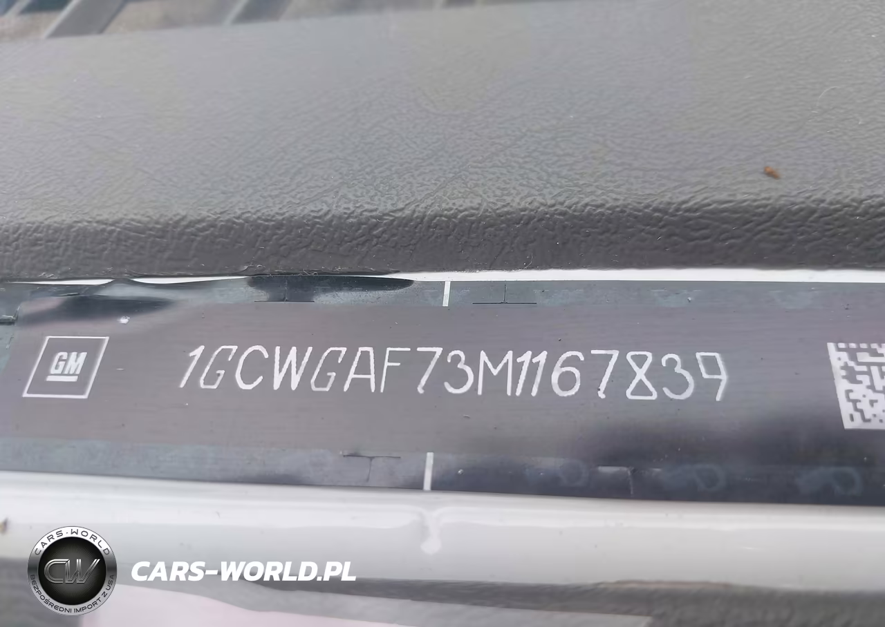 2021 Chevrolet Express Work Van VIN:1GCWGAF73M1167839 - 9