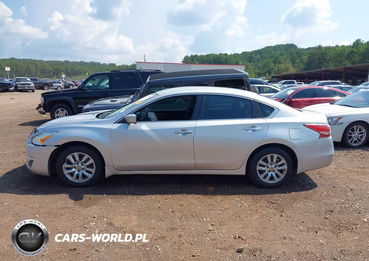 2015 Nissan Altima 2.5 S VIN:1N4AL3AP5FC577449 - 14