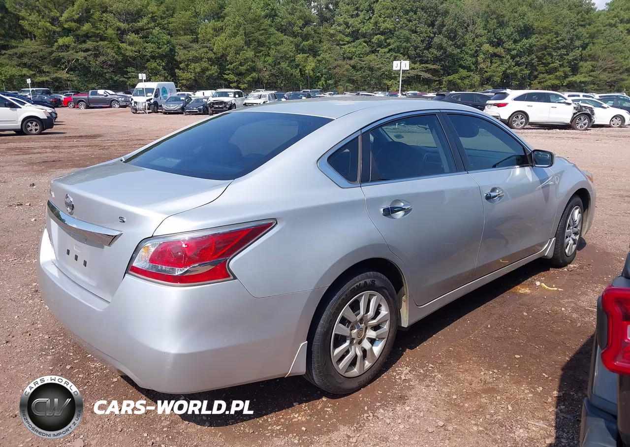 2015 Nissan Altima 2.5 S VIN:1N4AL3AP5FC577449 - 4