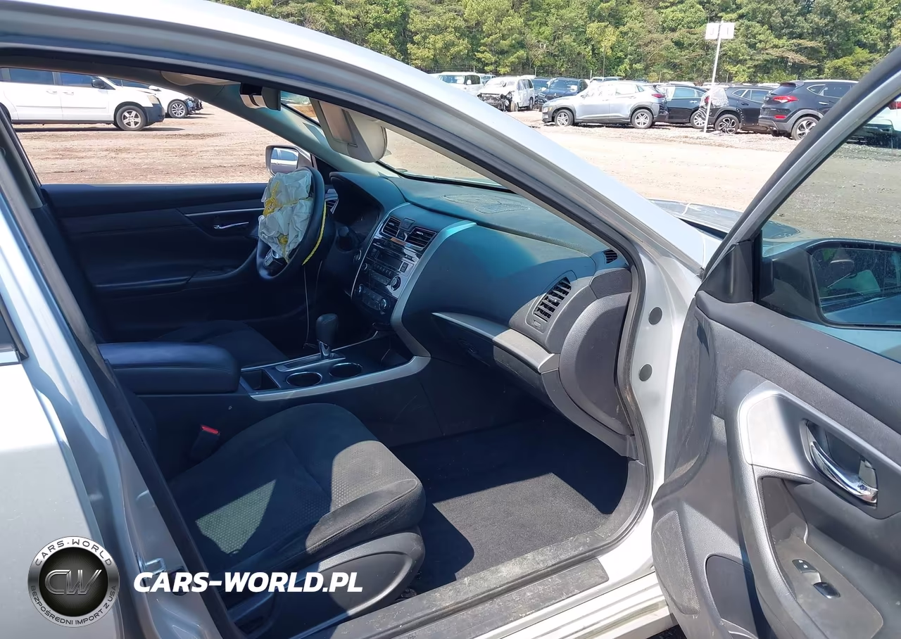 2015 Nissan Altima 2.5 S VIN:1N4AL3AP5FC577449 - 5