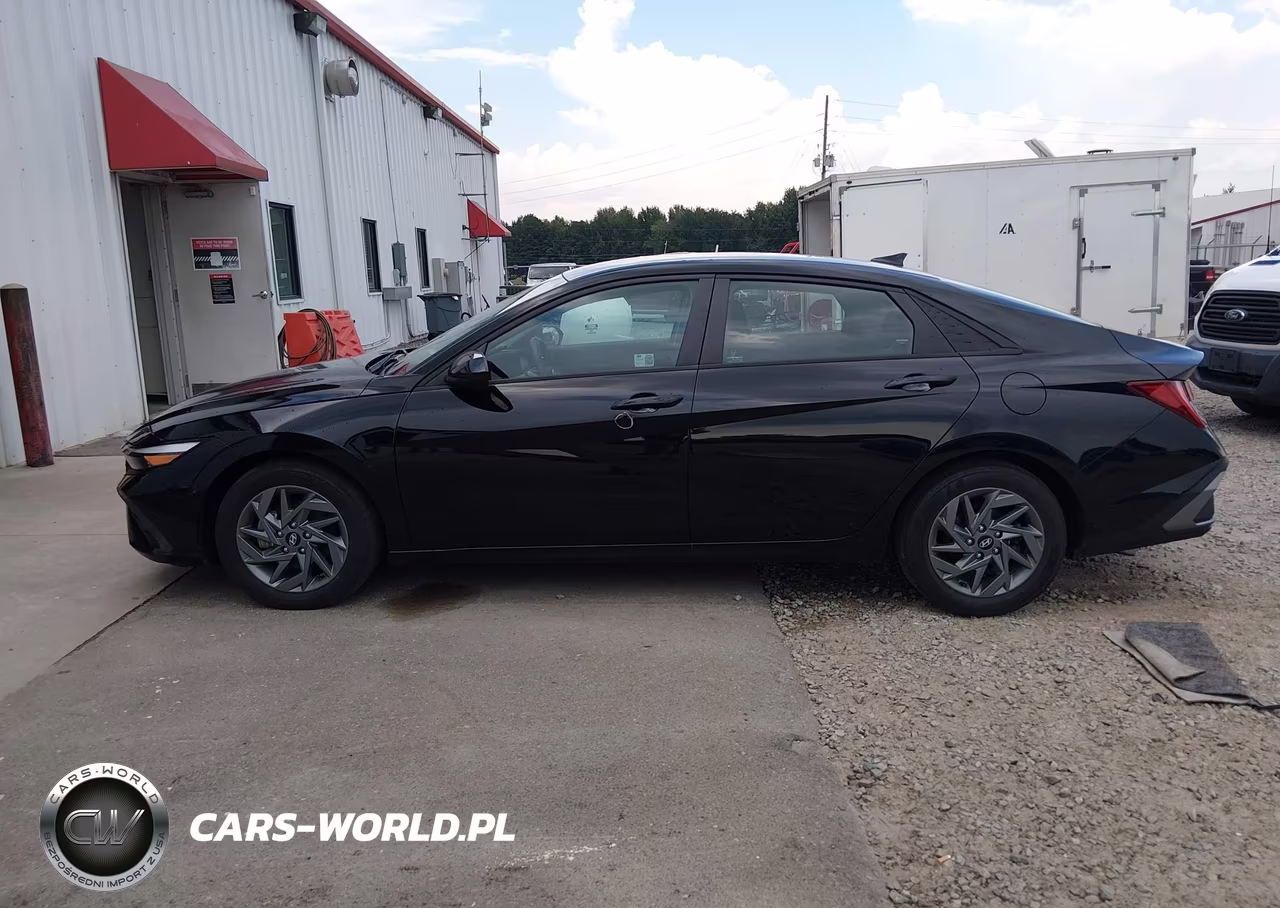 2024 Hyundai Elantra Hybrid Blue VIN:KMHLM4DJ9RU104080 - 17