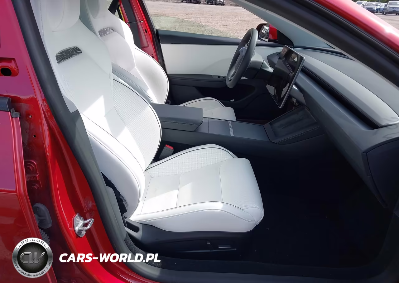 2025 Tesla Model 3 Performance All-Wheel Drive VIN:5YJ3E1ET5SF926387 - 5