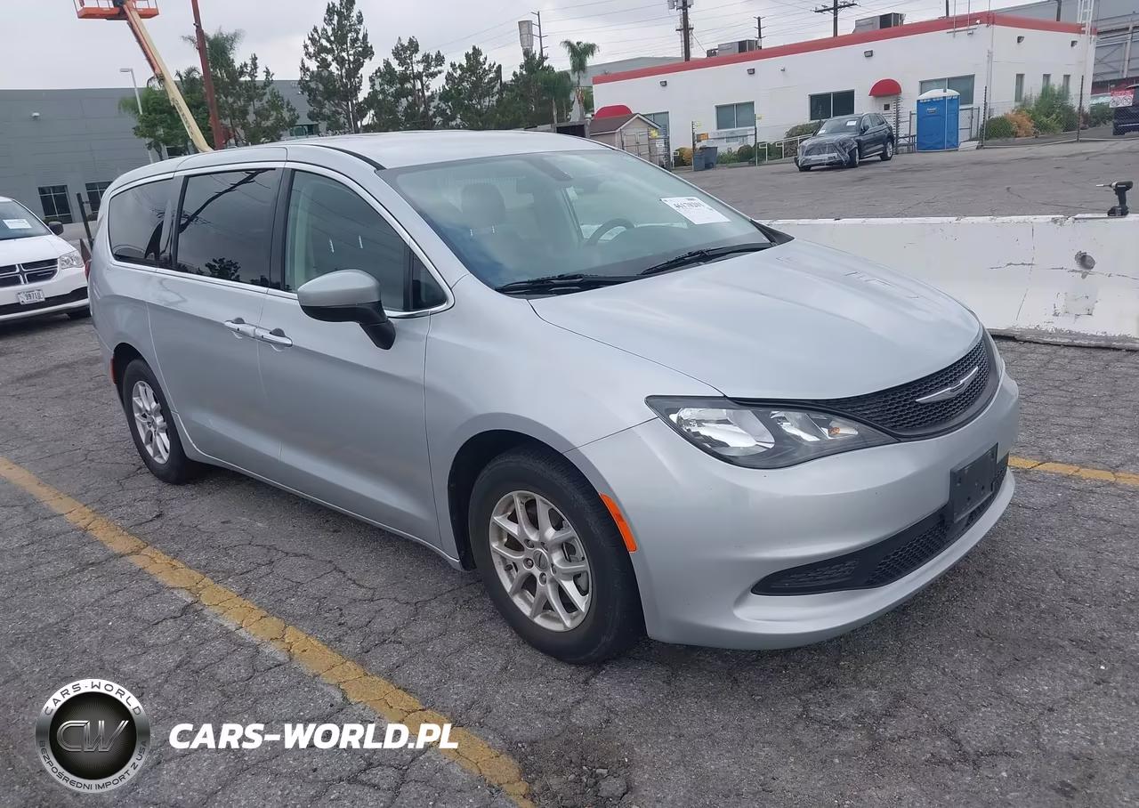 2022 Chrysler Voyager Lx