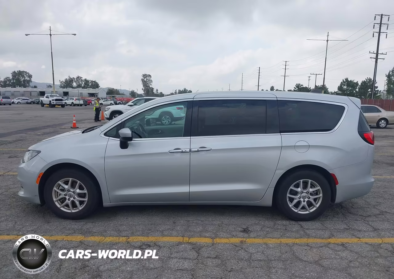 2022 Chrysler Voyager Lx VIN:2C4RC1CG7NR131095 - 17