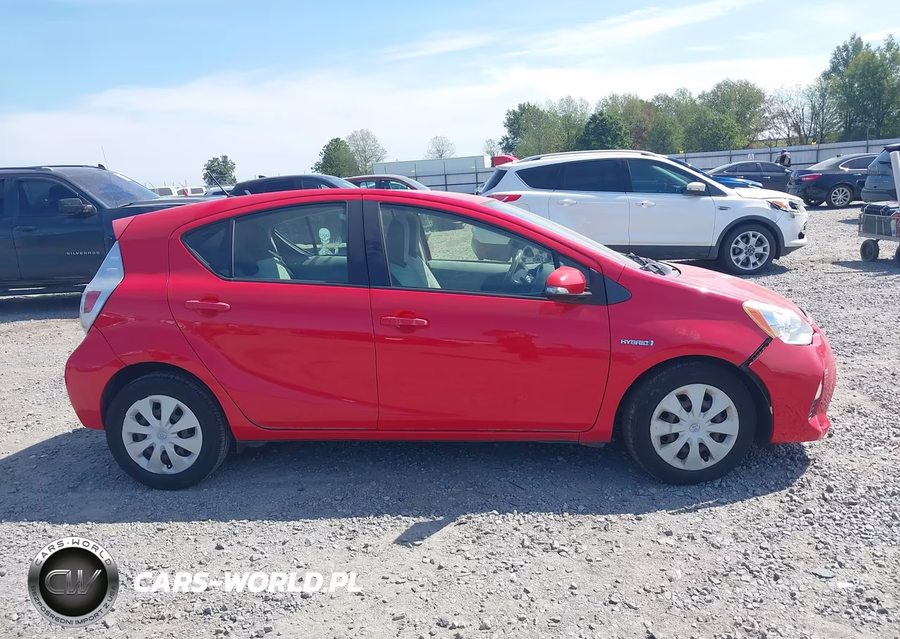 2014 Toyota Prius C One VIN:JTDKDTB37E1561481 - 13