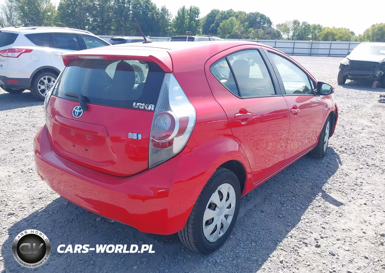 2014 Toyota Prius C One VIN:JTDKDTB37E1561481 - 4