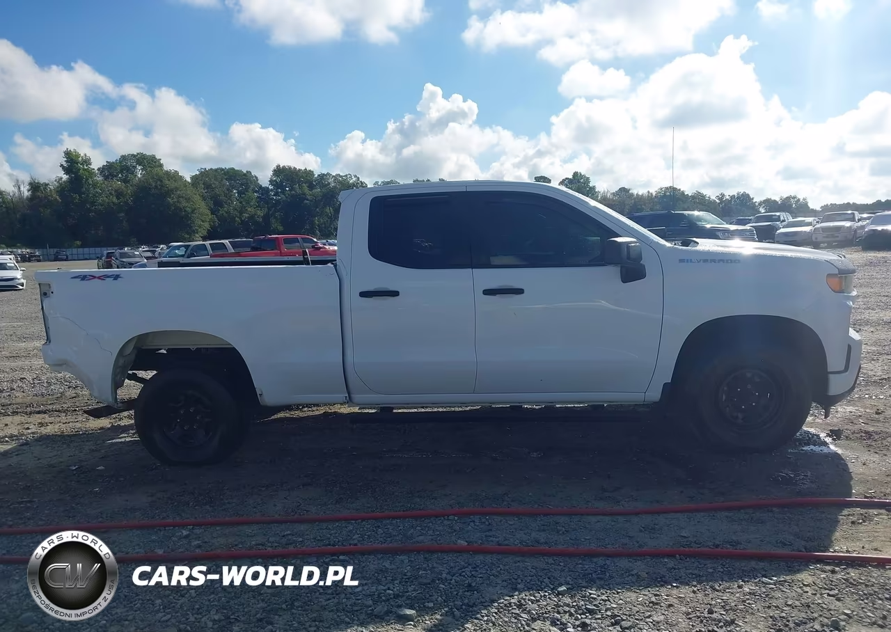 2020 Chevrolet Silverado 1500 4Wd Standard Bed Custom VIN:1GCRYBEK1LZ177291 - 14