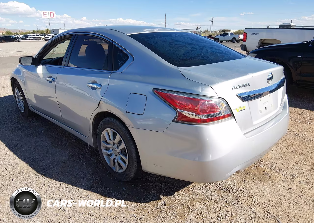 2015 Nissan Altima 2.5 S VIN:1N4AL3AP3FN321928 - 3