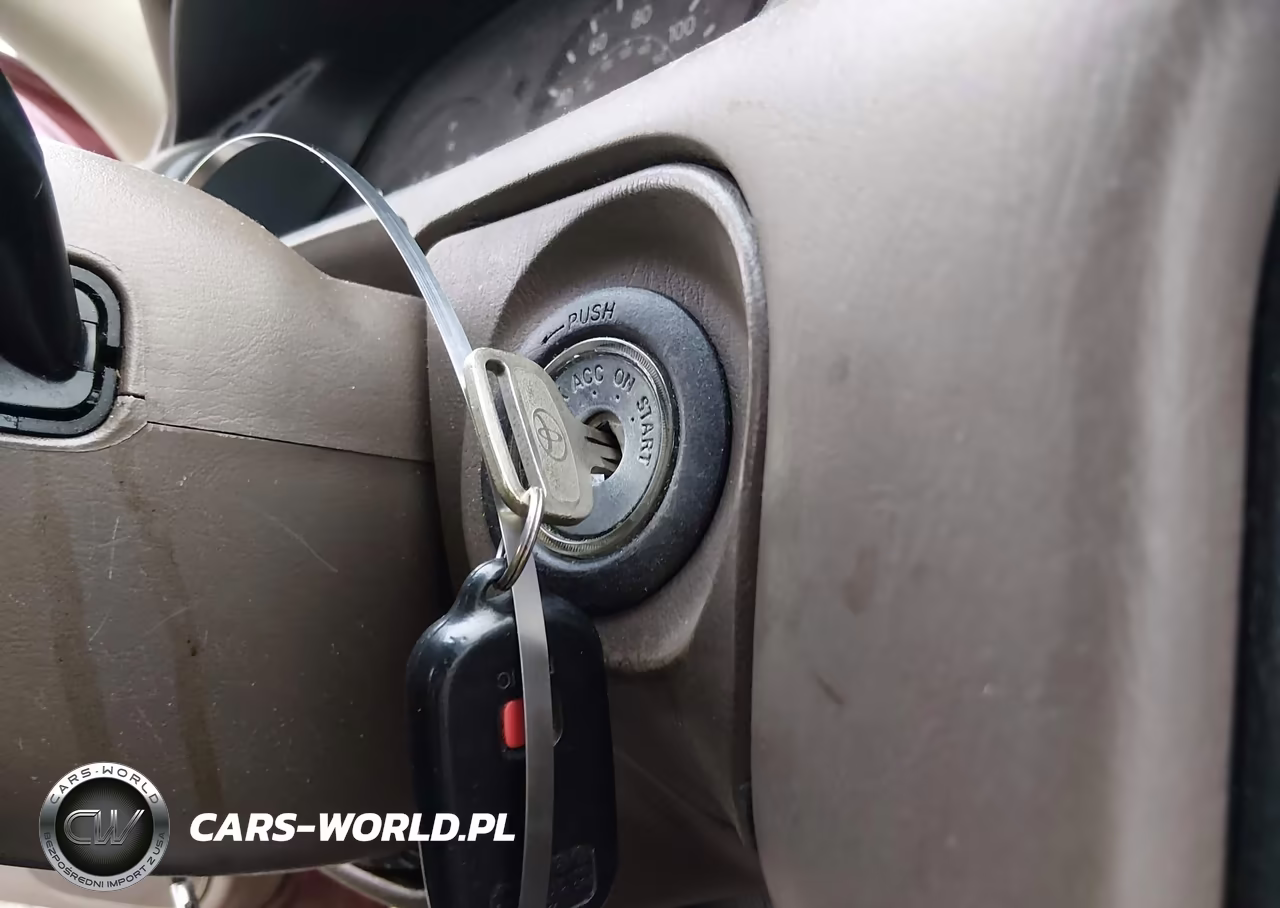 2000 Toyota Camry Le VIN:4T1BG28K7YU975794 - 11