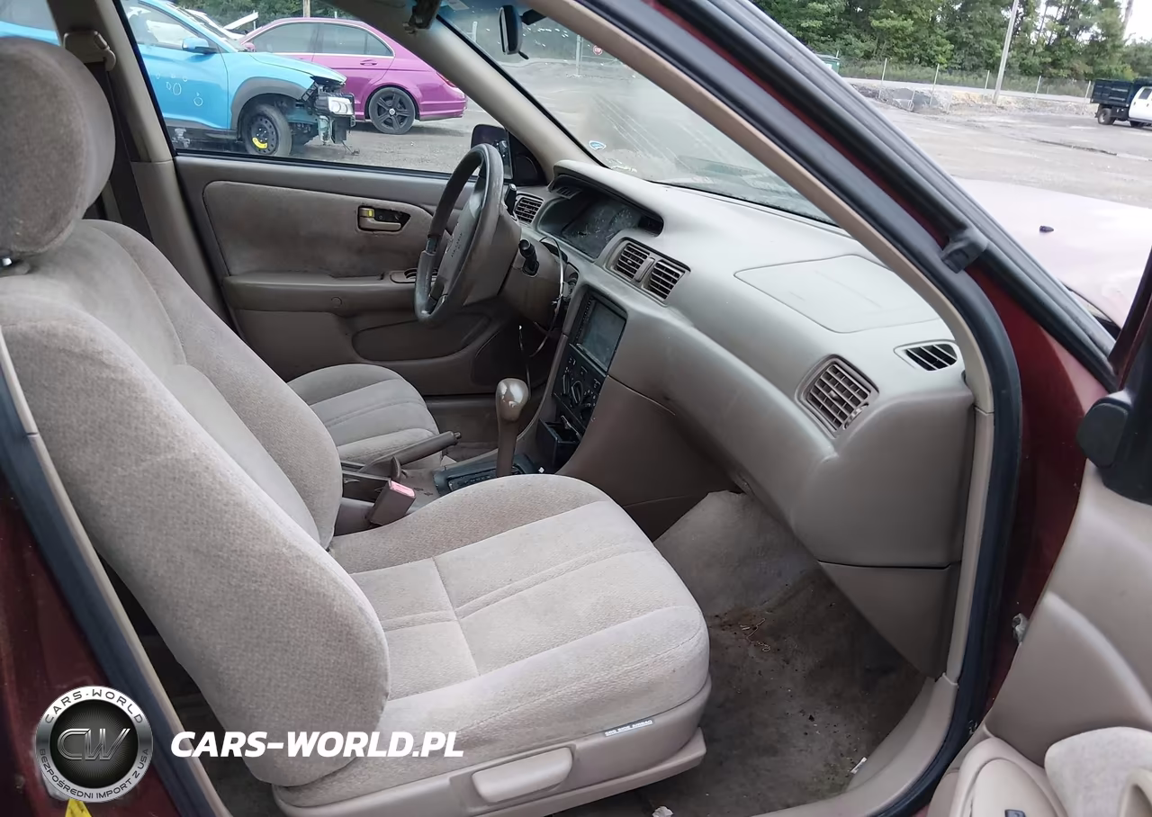 2000 Toyota Camry Le VIN:4T1BG28K7YU975794 - 5