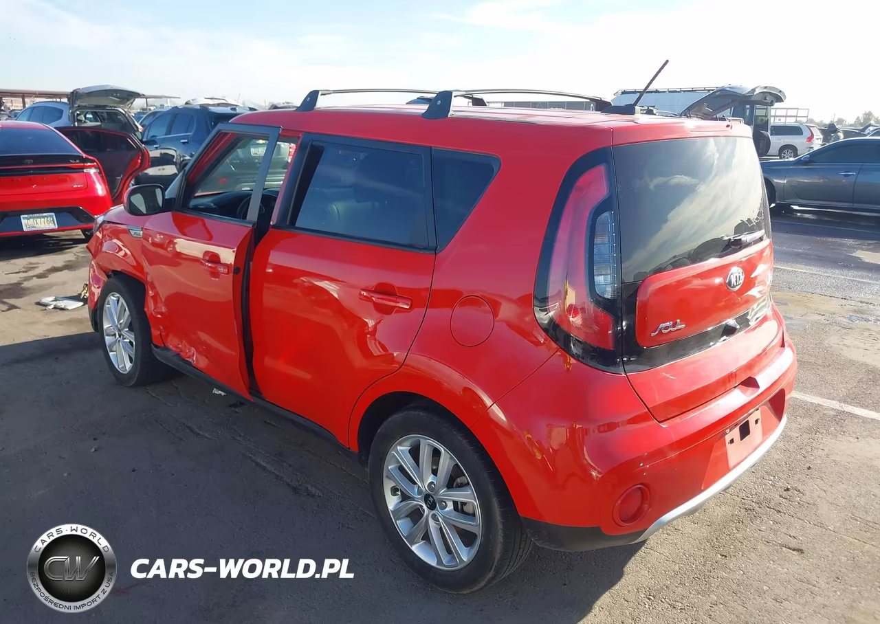 2017 Kia Soul + VIN:KNDJP3A50H7464629 - 3