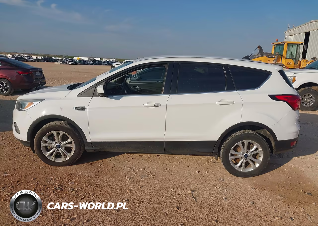 2019 Ford Escape Se VIN:1FMCU9GD0KUA18018 - 14