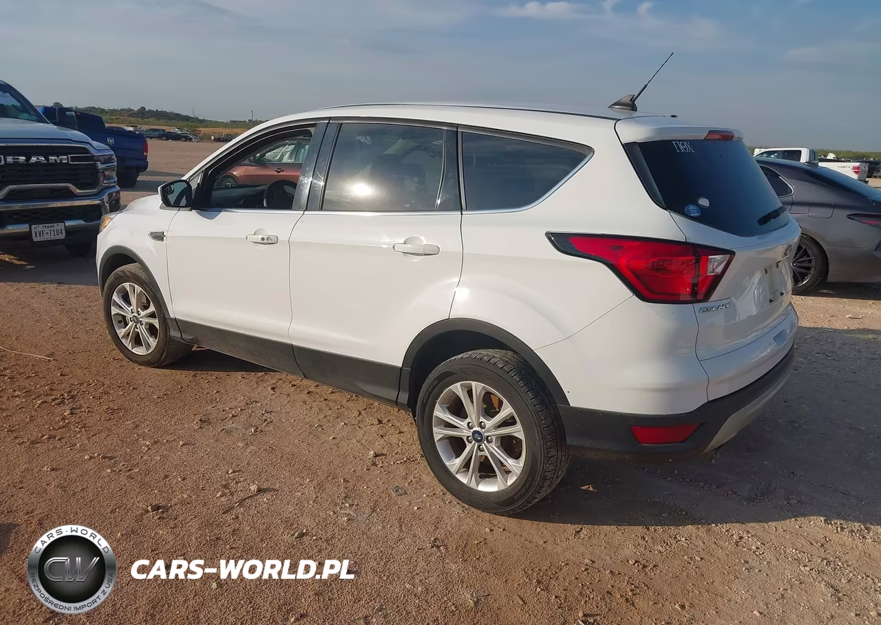 2019 Ford Escape Se VIN:1FMCU9GD0KUA18018 - 3