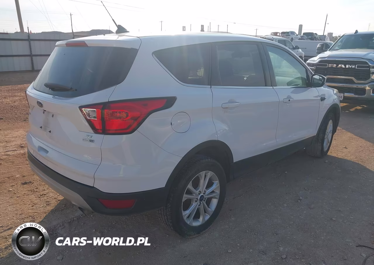 2019 Ford Escape Se VIN:1FMCU9GD0KUA18018 - 4