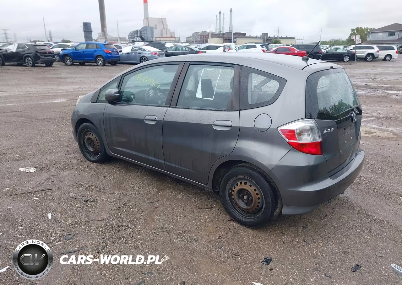 2013 Honda Fit VIN:JHMGE8H36DC042561 - 3