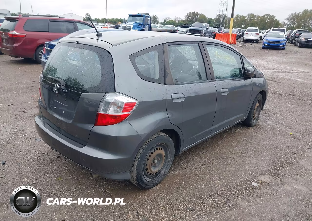 2013 Honda Fit VIN:JHMGE8H36DC042561 - 4