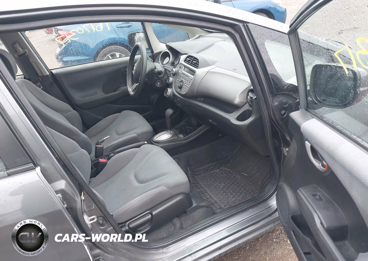 2013 Honda Fit VIN:JHMGE8H36DC042561 - 5