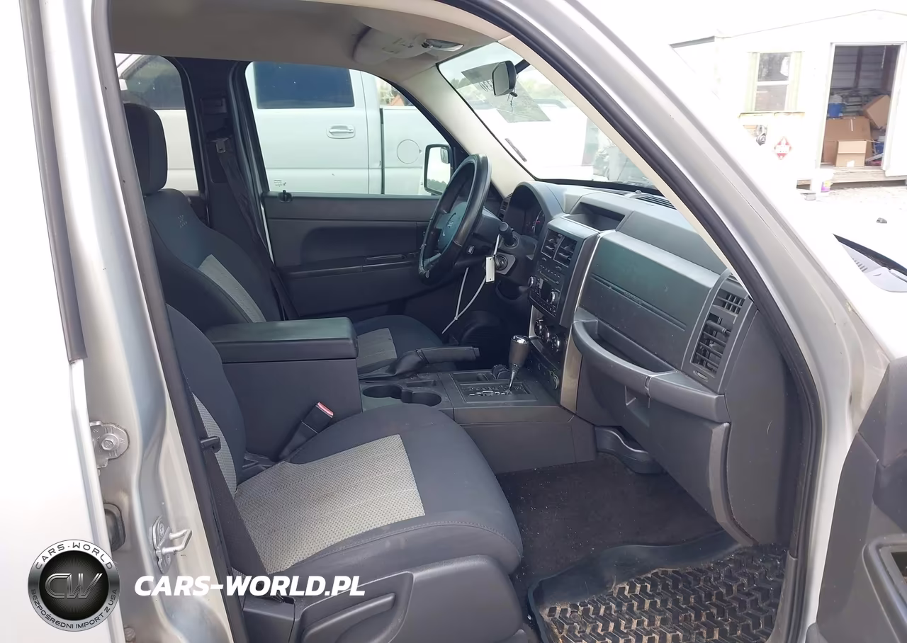 2009 Jeep Liberty Sport VIN:1J8GN28K69W552610 - 5