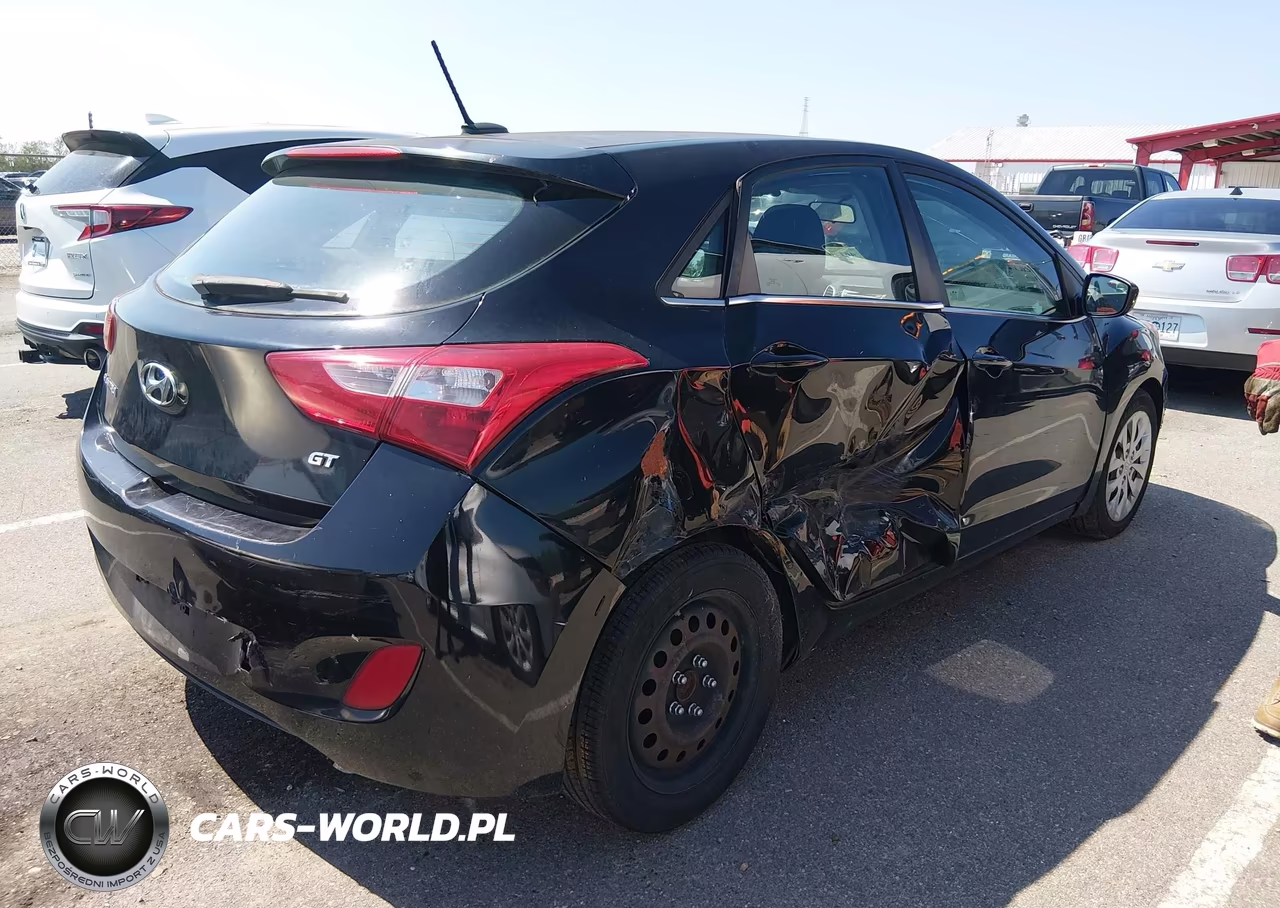 2017 Hyundai Elantra Gt VIN:KMHD35LH9HU369799 - 4
