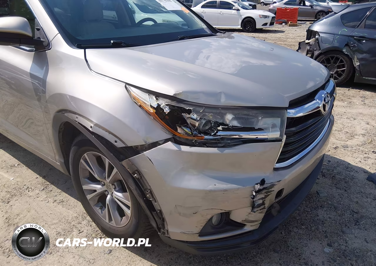 2015 Toyota Highlander Xle V6 VIN:5TDKKRFH1FS066504 - 6
