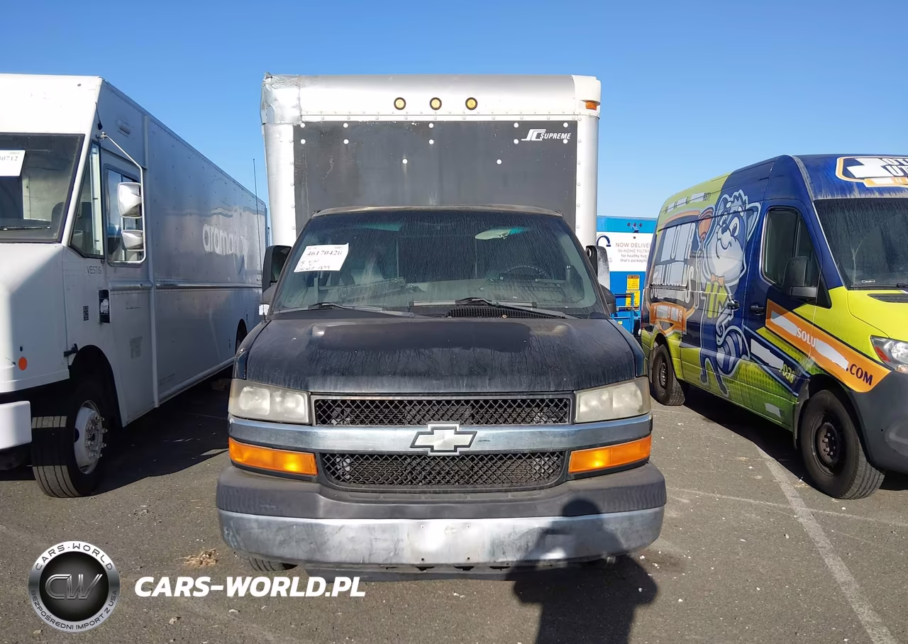 2007 Chevrolet Express Cutaway Work Van VIN:1GBJG31U671210694 - 12