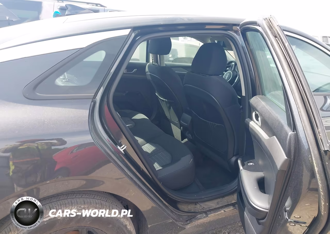2026 Kia K5 Lxs Fwd VIN:KNAG24J7XT5435396 - 8