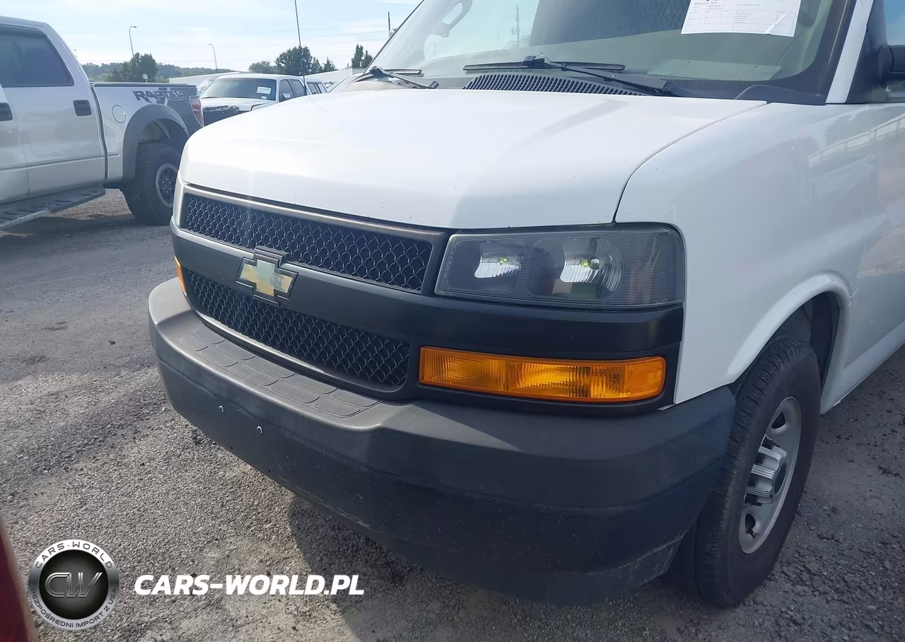 2018 Chevrolet Express 2500 Work Van VIN:1GCWGAFP0J1299470 - 12