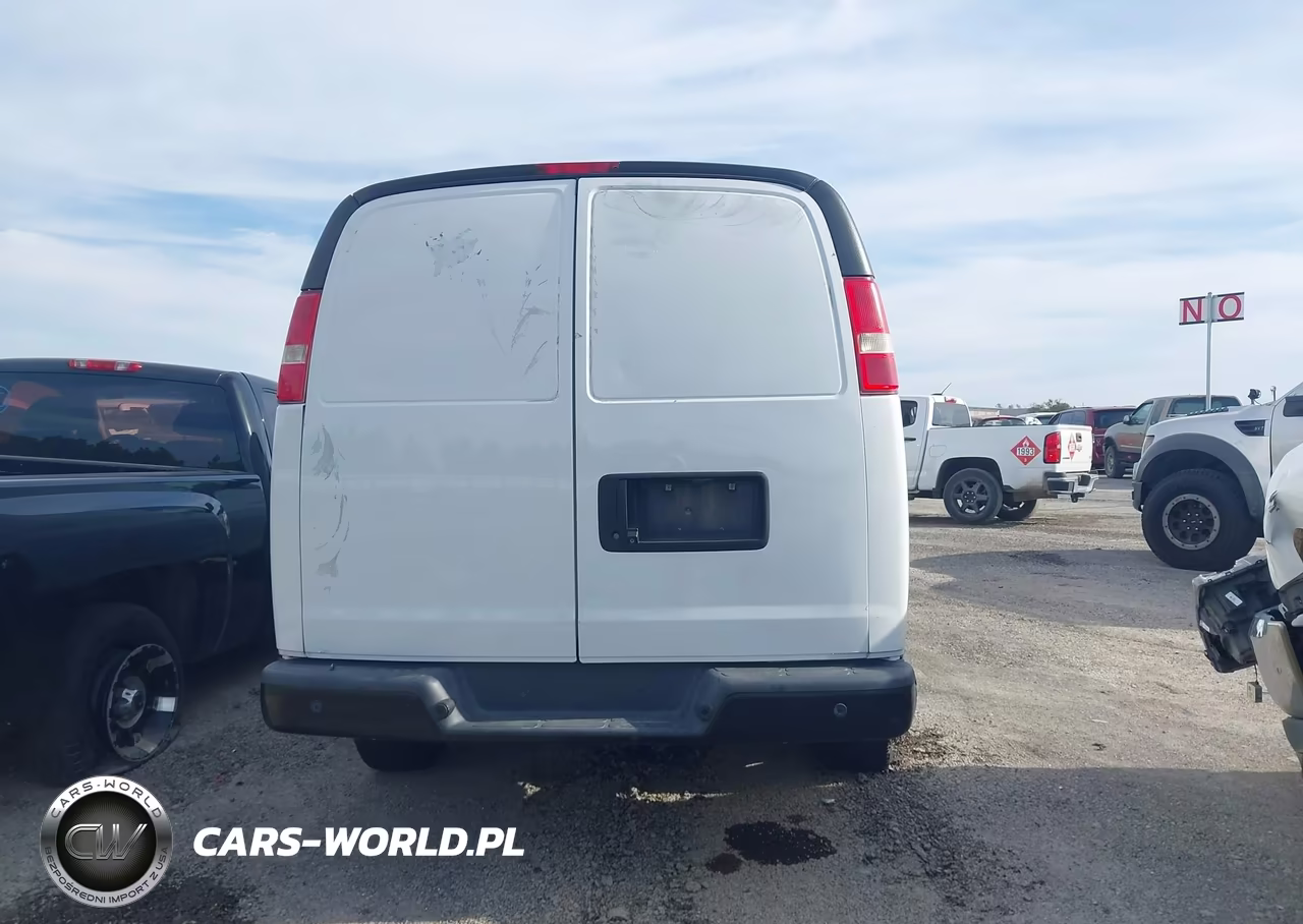 2018 Chevrolet Express 2500 Work Van VIN:1GCWGAFP0J1299470 - 16