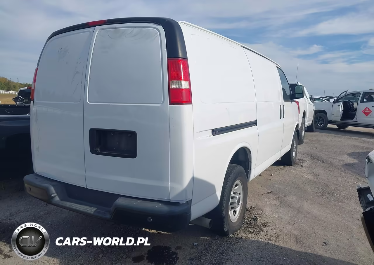 2018 Chevrolet Express 2500 Work Van VIN:1GCWGAFP0J1299470 - 4