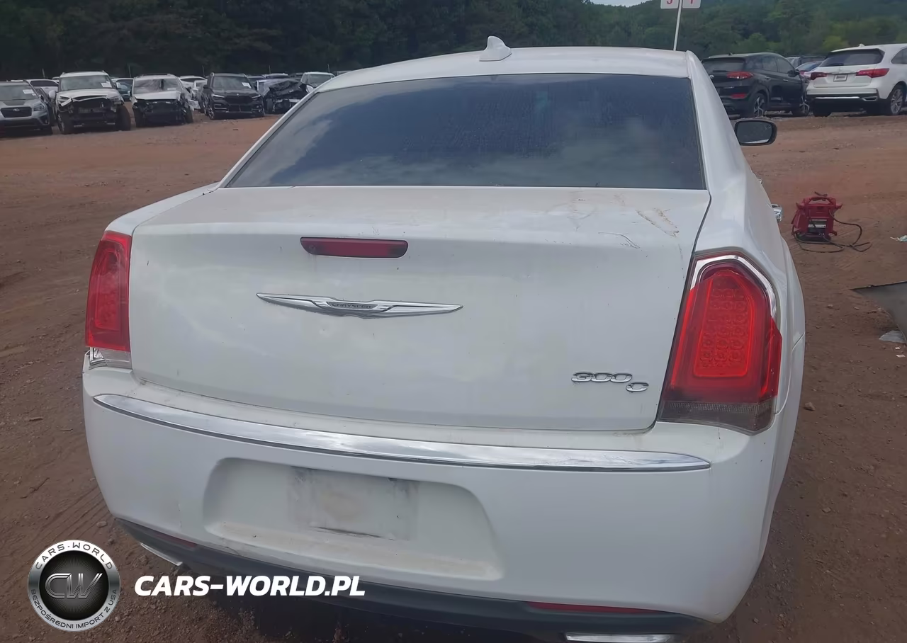 2015 Chrysler 300C VIN:2C3CCAEG1FH766098 - 16