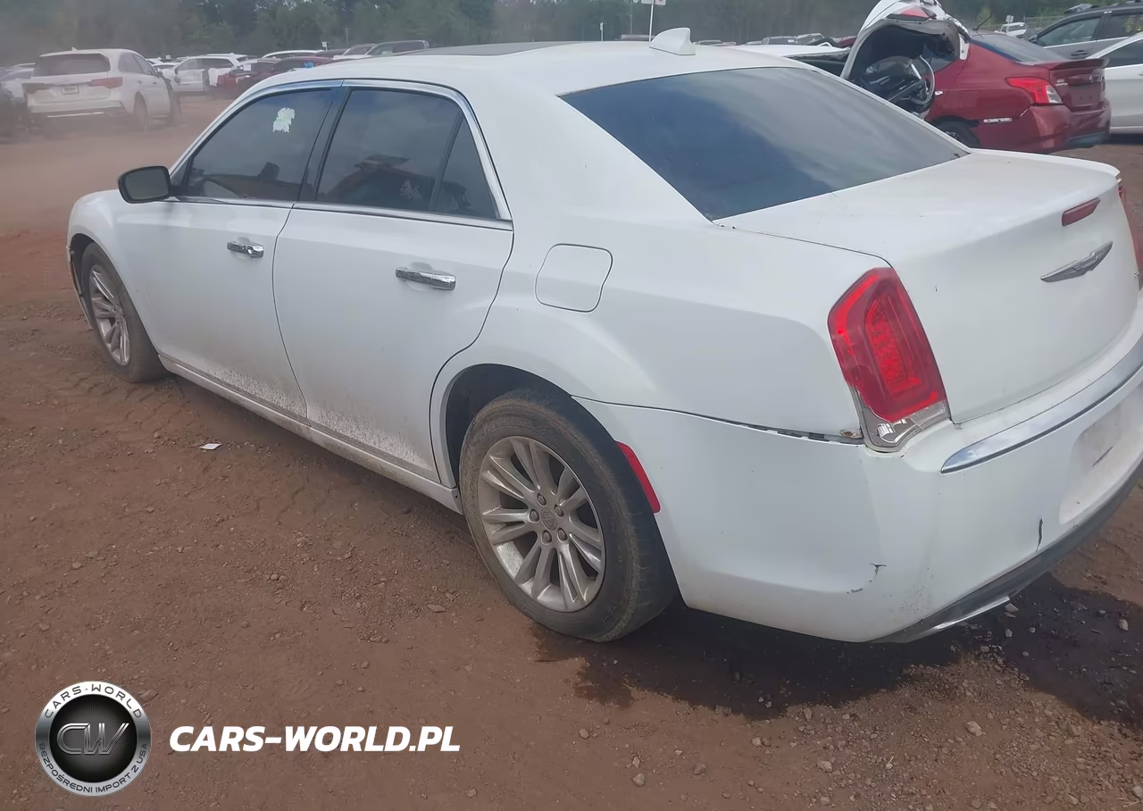 2015 Chrysler 300C VIN:2C3CCAEG1FH766098 - 3