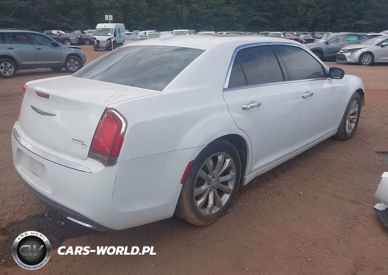 2015 Chrysler 300C VIN:2C3CCAEG1FH766098 - 4