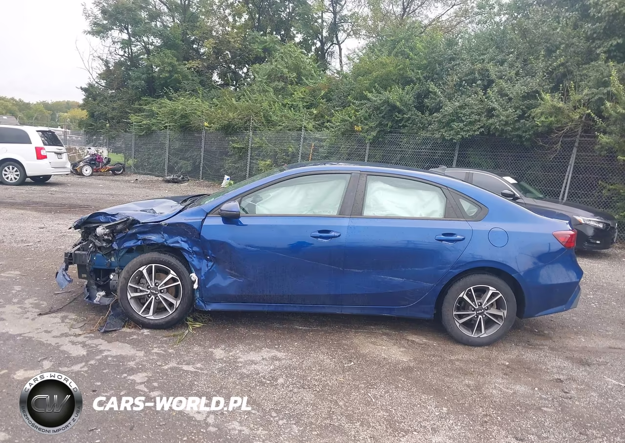 2022 Kia Forte Lxs VIN:3KPF24AD8NE428829 - 14