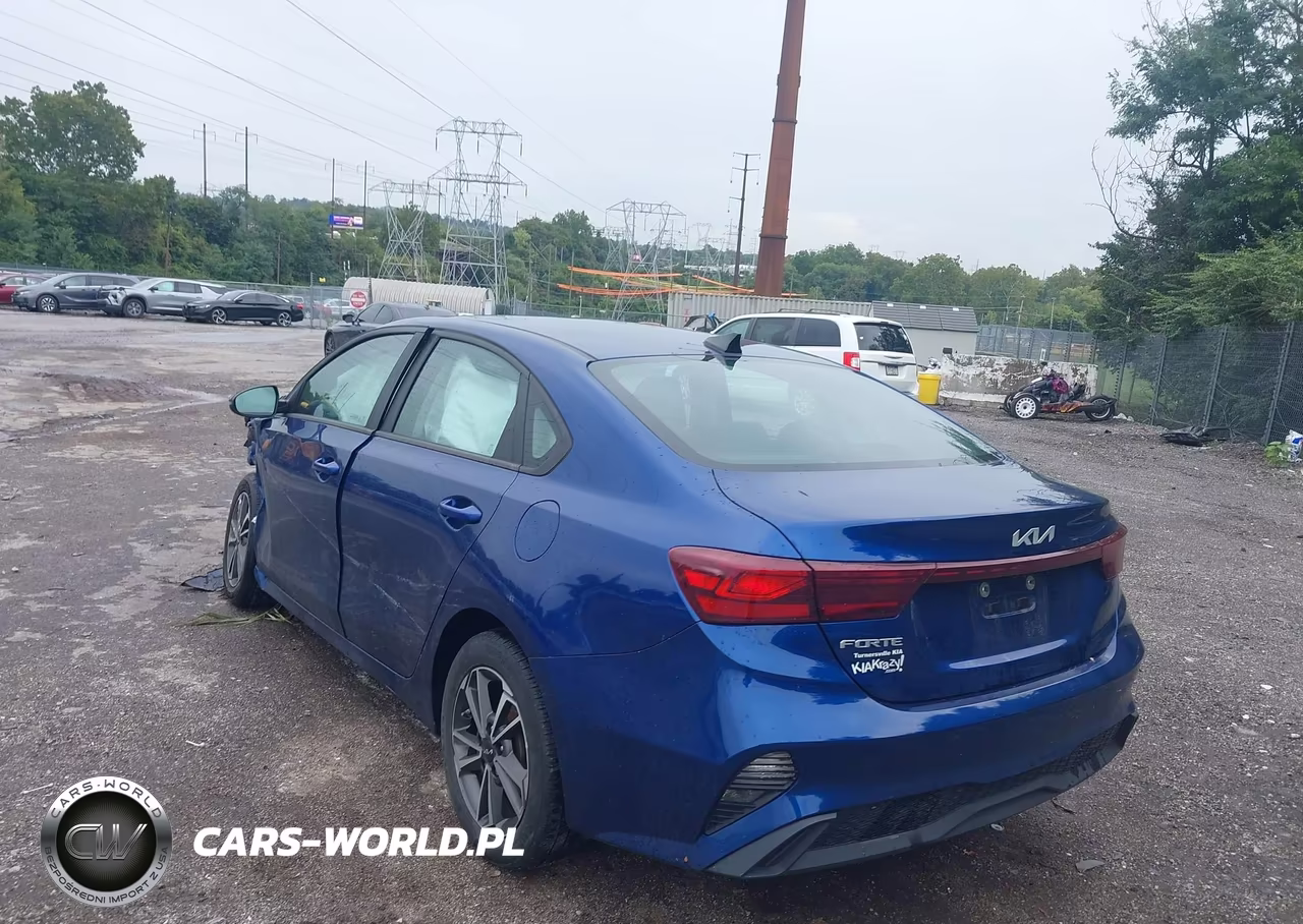2022 Kia Forte Lxs VIN:3KPF24AD8NE428829 - 3
