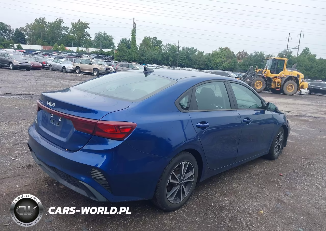 2022 Kia Forte Lxs VIN:3KPF24AD8NE428829 - 4