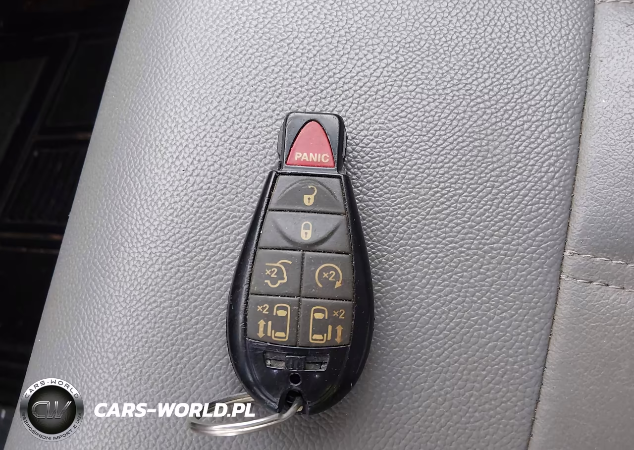 2008 Chrysler Town & Country Touring VIN:2A8HR54P28R701131 - 11