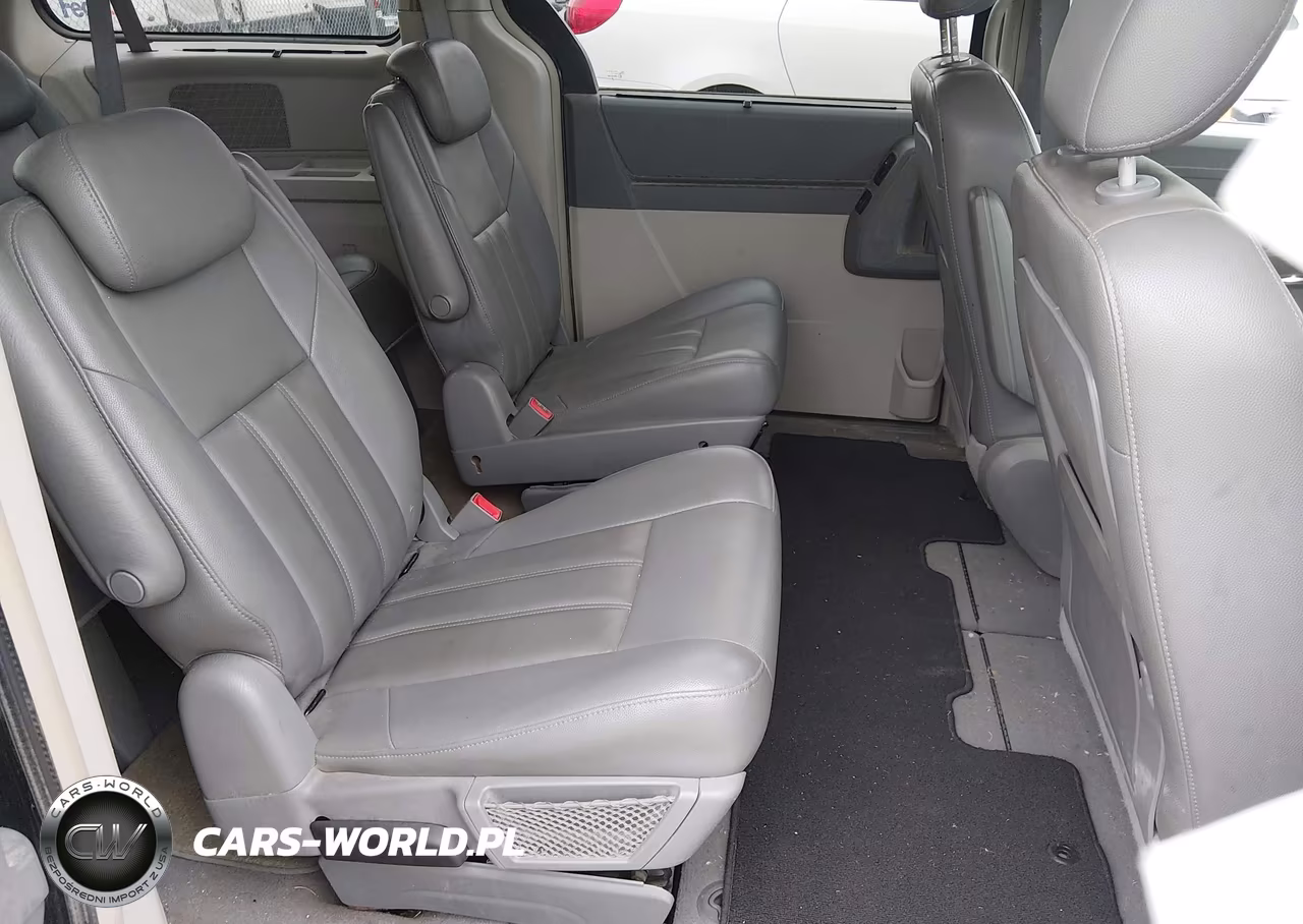 2008 Chrysler Town & Country Touring VIN:2A8HR54P28R701131 - 8