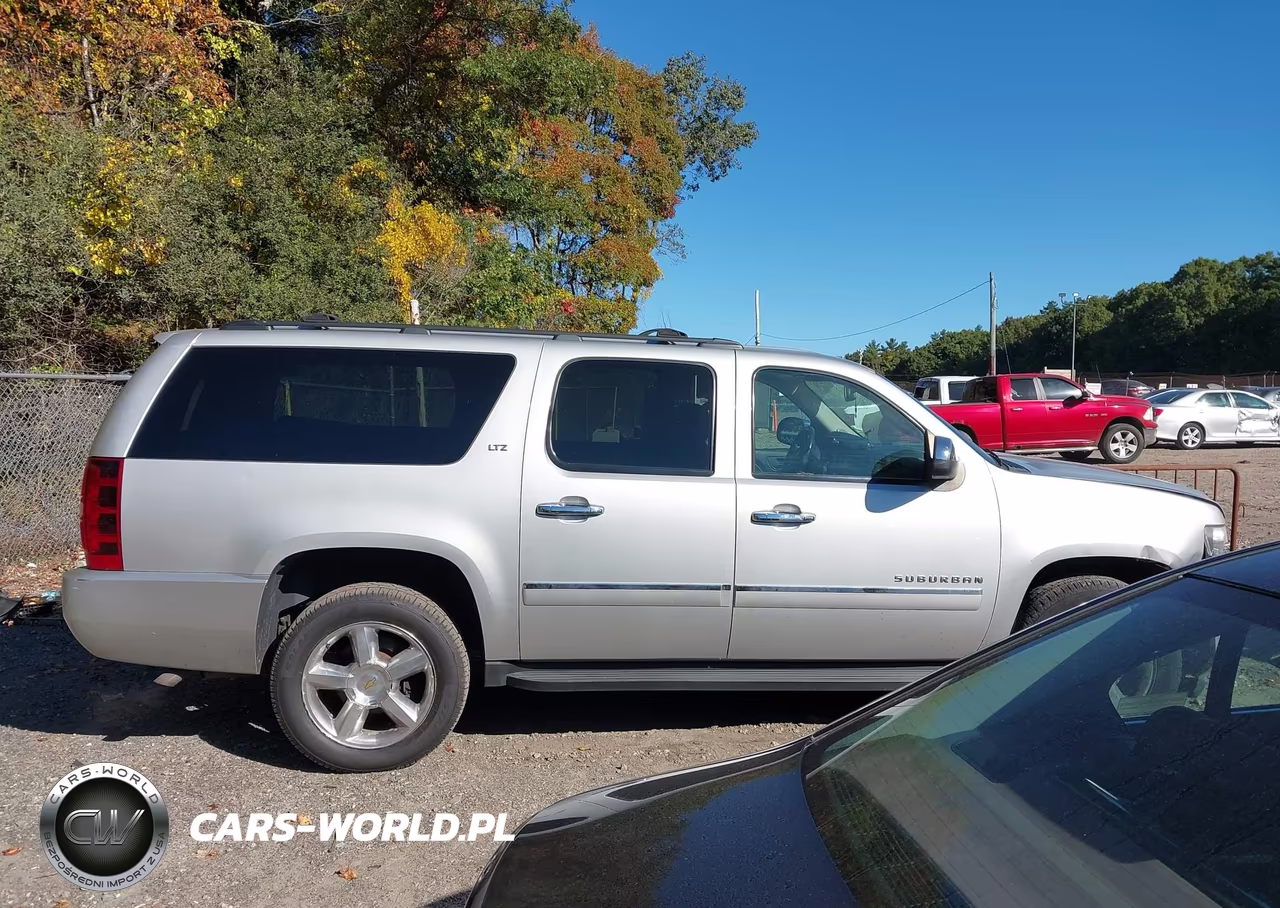2011 Chevrolet Suburban 1500 Ltz VIN:1GNSKKE37BR204401 - 13