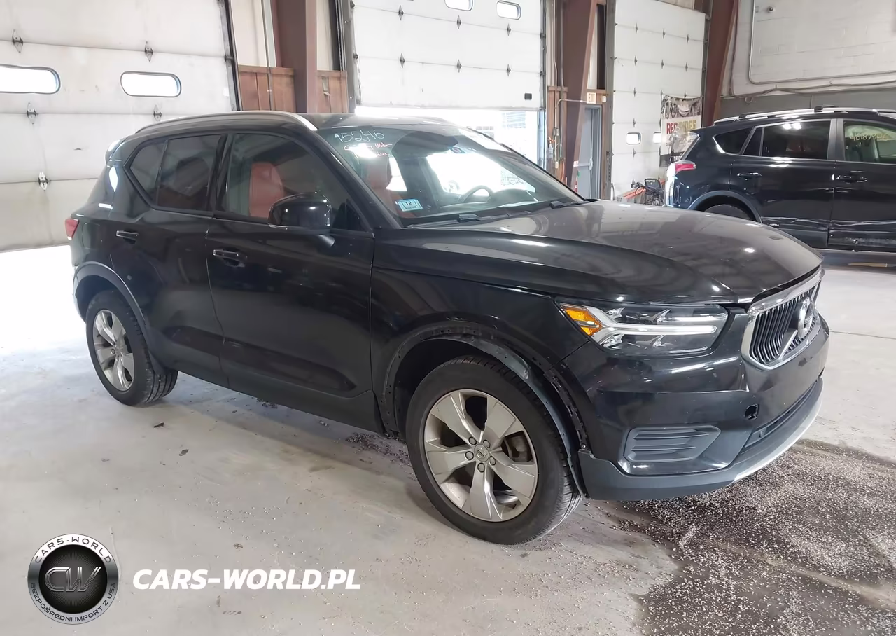 2019 Volvo Xc40 T5 Momentum-T5 R-Design