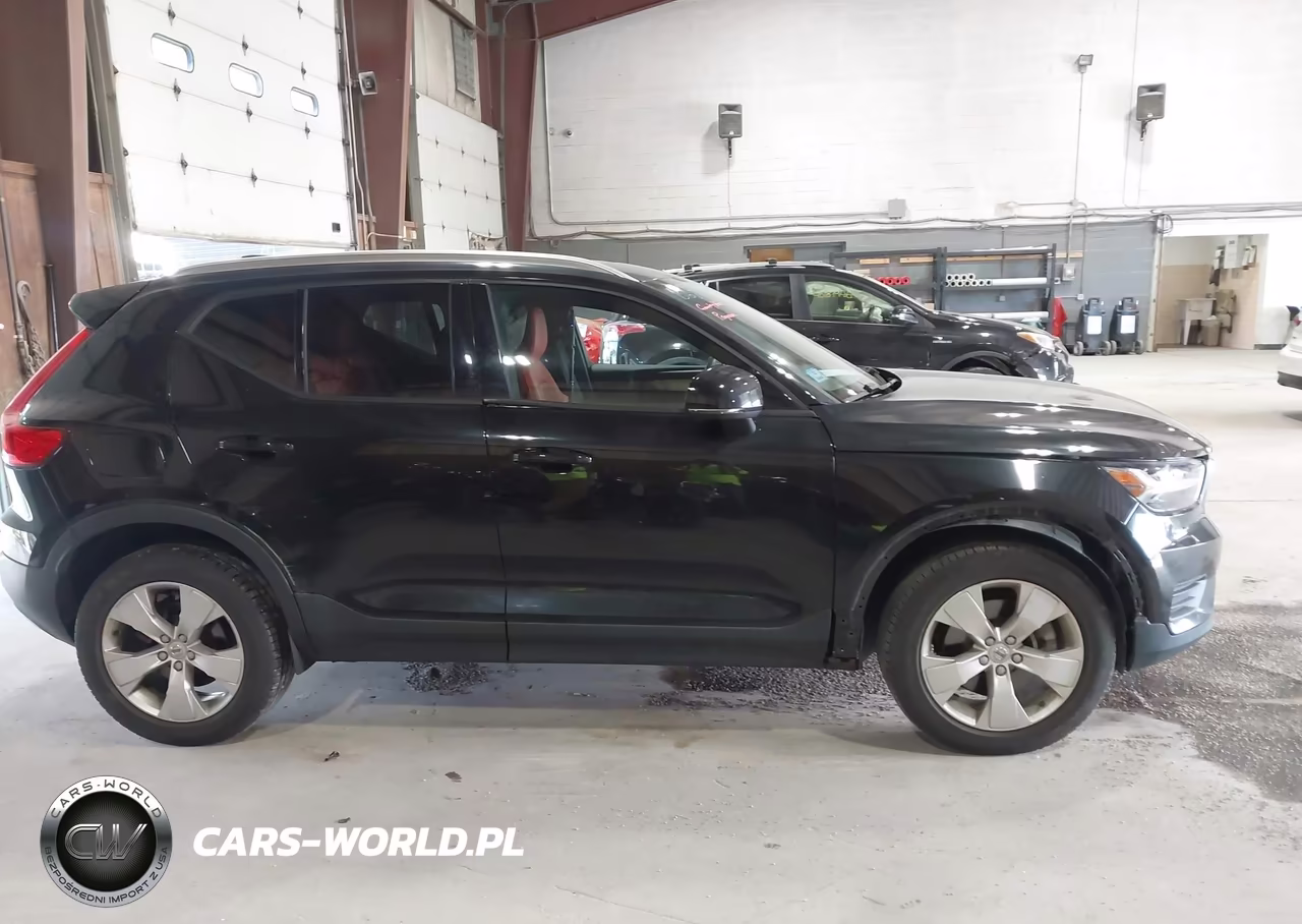 2019 Volvo Xc40 T5 Momentum-T5 R-Design VIN:YV4162XZ9K2009495 - 13