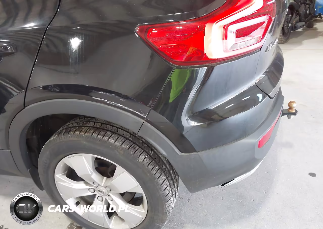 2019 Volvo Xc40 T5 Momentum-T5 R-Design VIN:YV4162XZ9K2009495 - 17