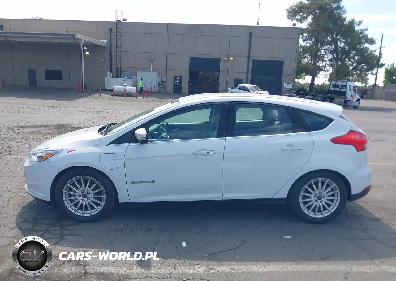 2018 Ford Focus Electric VIN:1FADP3R44JL230957 - 14
