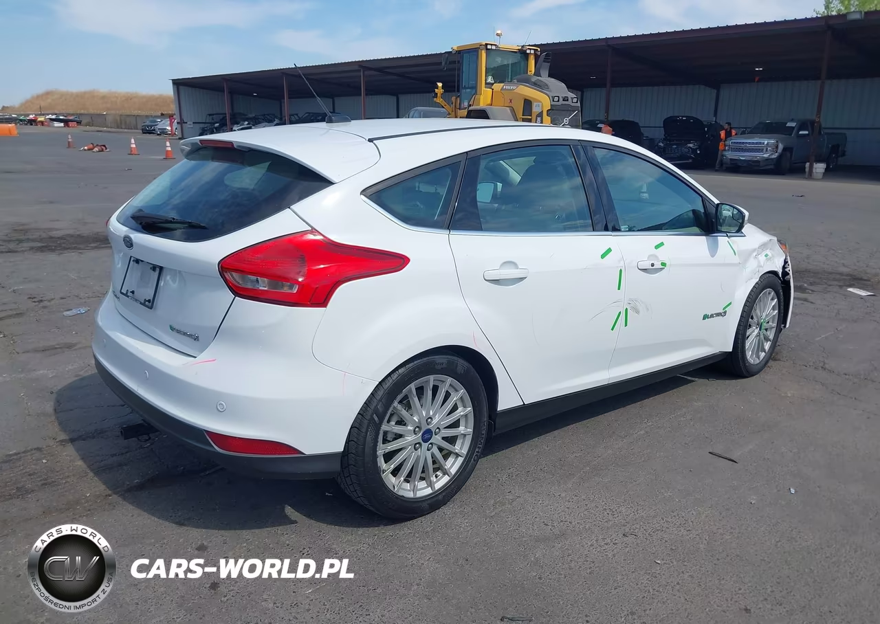 2018 Ford Focus Electric VIN:1FADP3R44JL230957 - 4