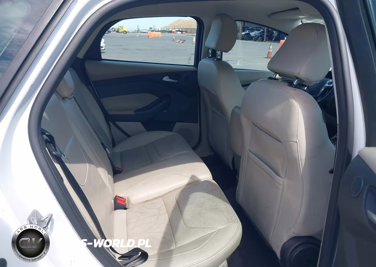 2018 Ford Focus Electric VIN:1FADP3R44JL230957 - 8